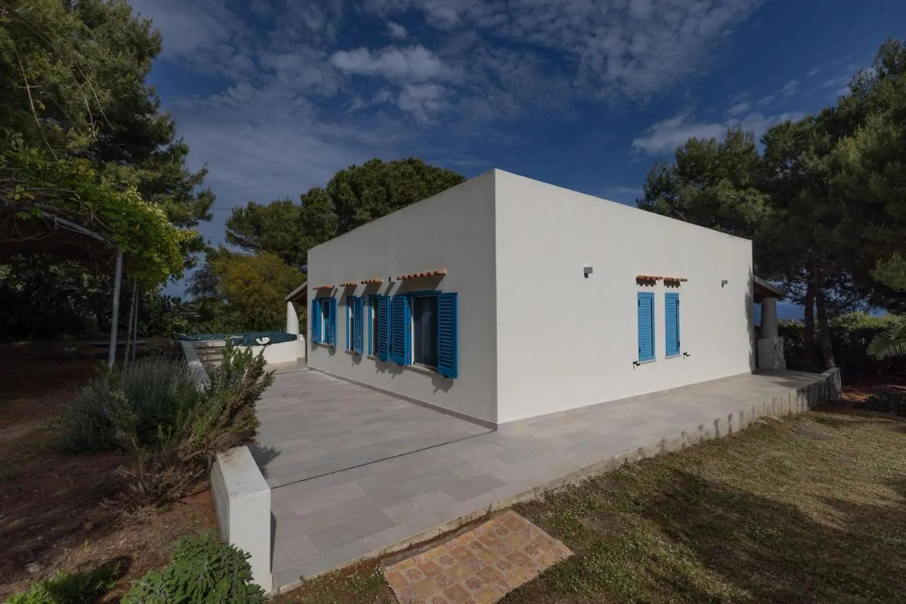 Villa Ustica Mari e Carlo Contrada Ogliastrello Isola di Ustica 0*,  Italia