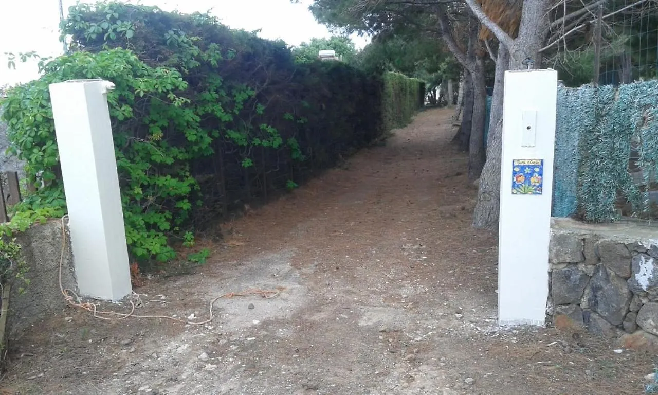 Villa Ustica Mari e Carlo Contrada Ogliastrello Isola di Ustica